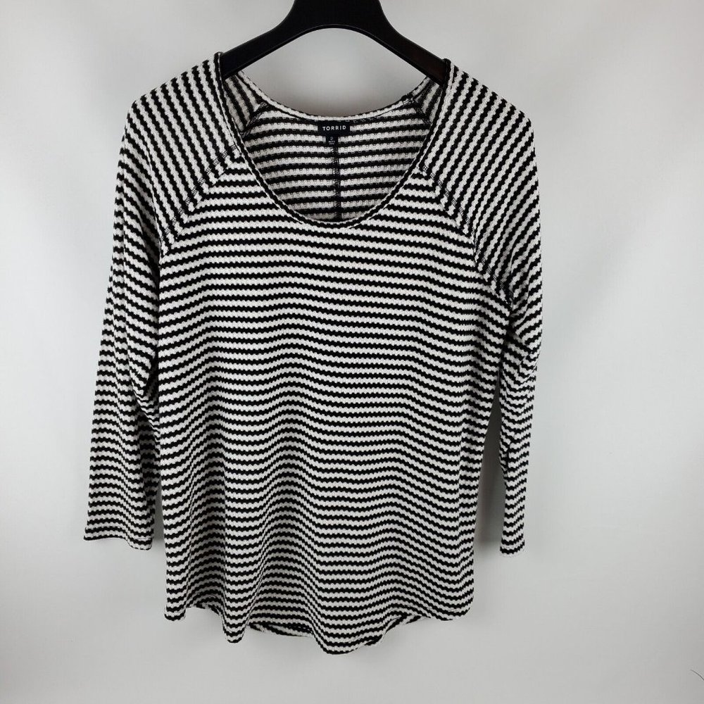 Torrid Womens Waffle Scoop Neck Long Sleeve Tee Black White Size 2=2X #12261696 - Picture 4 of 11